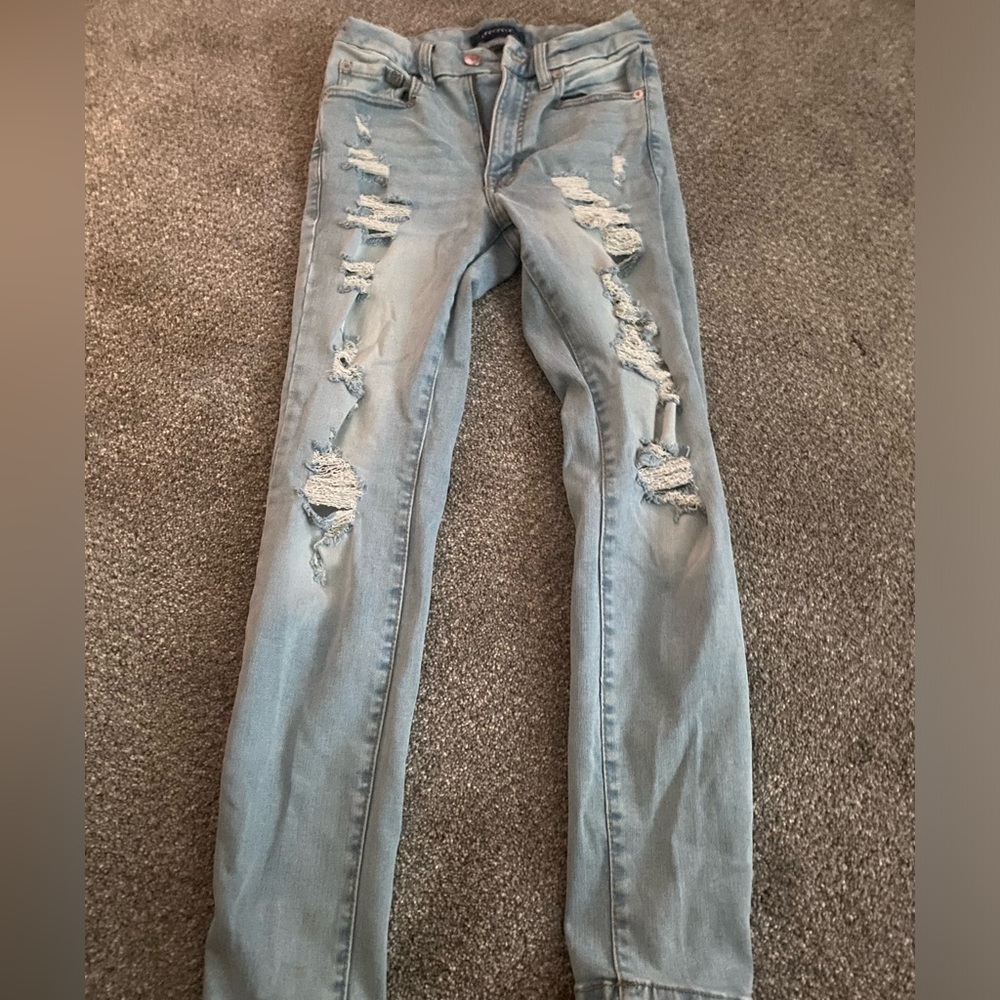 AEROPOSTALE RIPPED JEGGINGS
